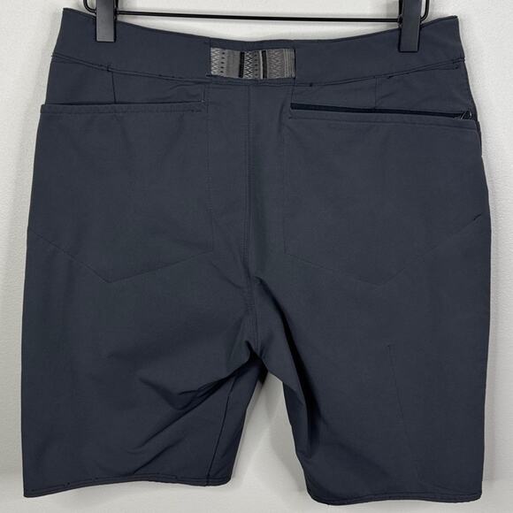 REI Co-op Dark Gray Web Belted Womens 8 Hiking Outdoor Adventure Bermuda Shorts - Picture 5 of 8